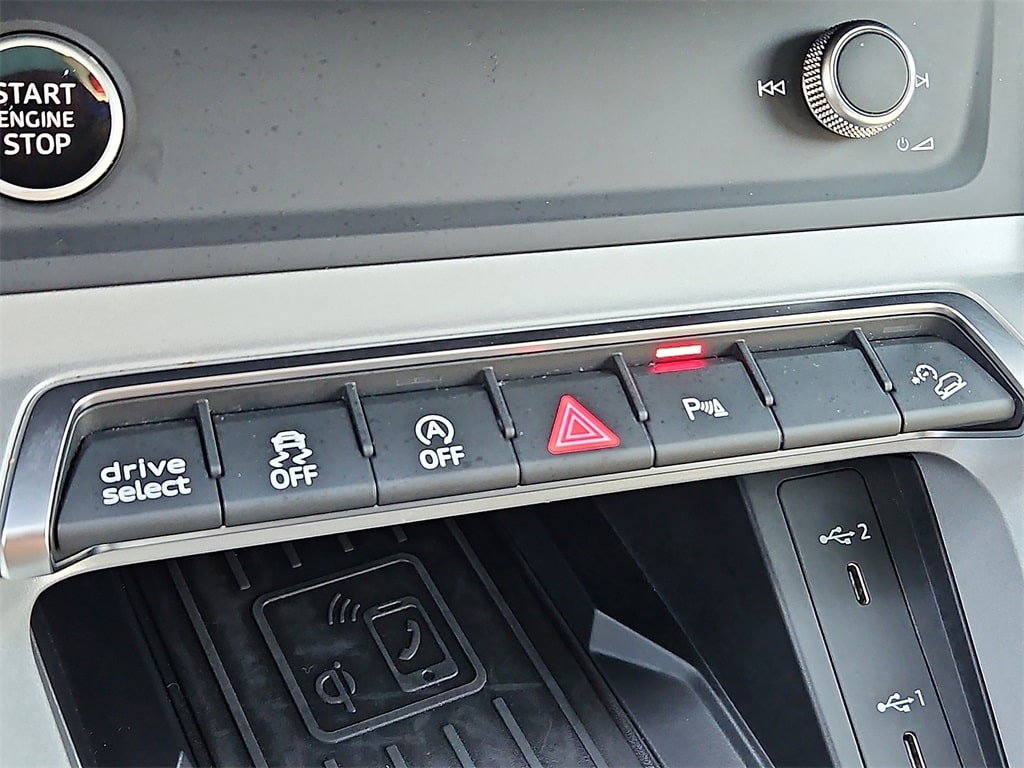 Thumbnail: 2024 Audi Q3 - 25