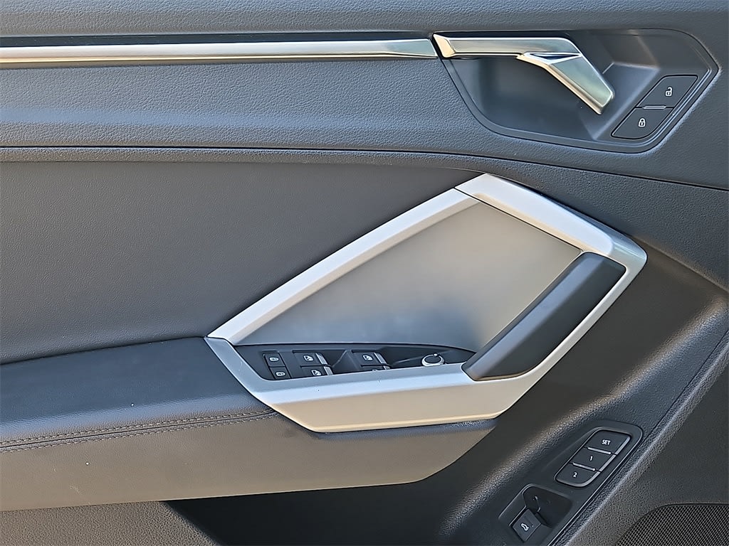 Thumbnail: 2024 Audi Q3 - 18