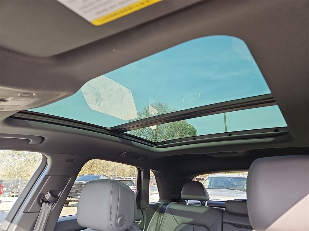 Thumbnail: 2024 Audi Q3 - 19