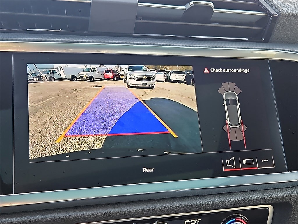 Thumbnail: 2024 Audi Q3 - 21