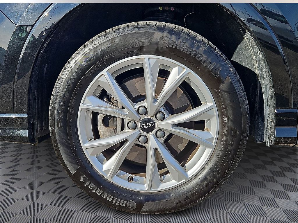 Thumbnail: 2024 Audi Q3 - 7