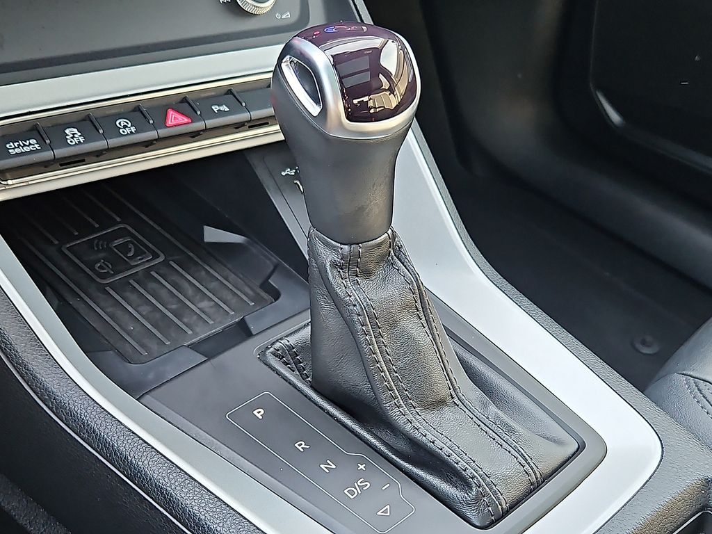 Thumbnail: 2024 Audi Q3 - 12