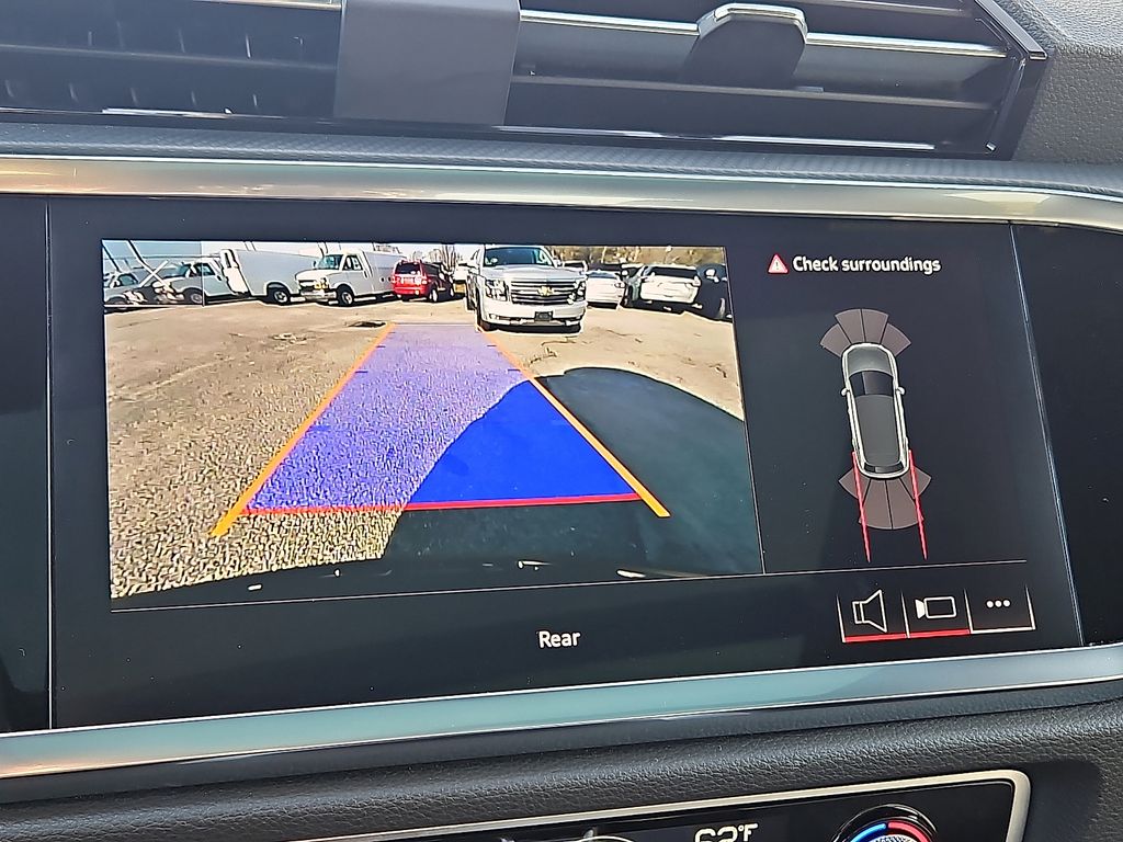 Thumbnail: 2024 Audi Q3 - 21