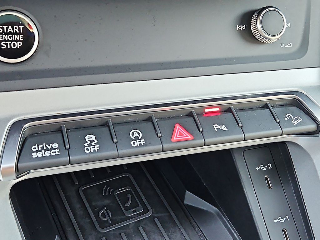 Thumbnail: 2024 Audi Q3 - 25