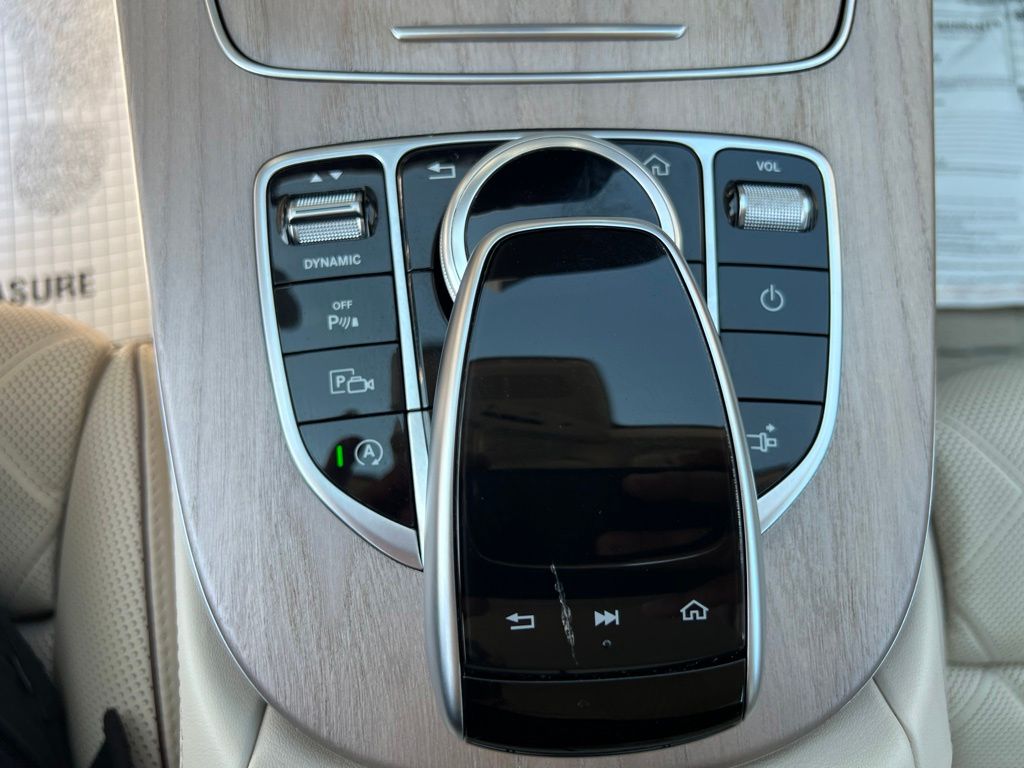 Thumbnail: 2018 Mercedes-Benz E-Class - 19