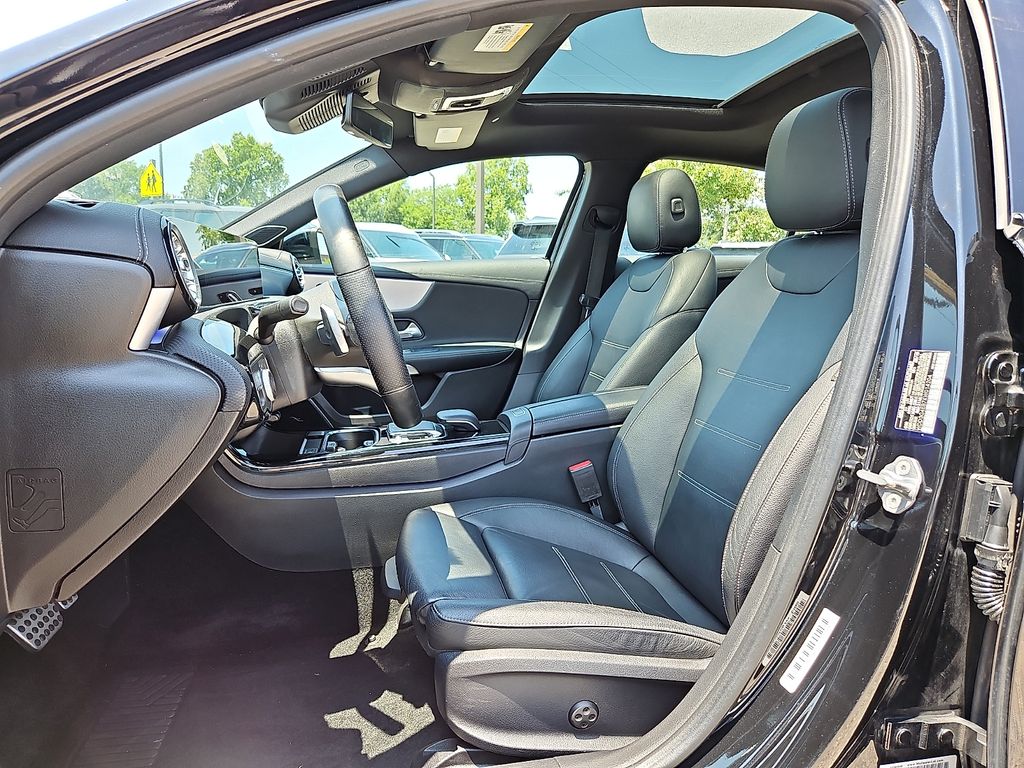 Thumbnail: 2019 Mercedes-Benz A-Class - 9