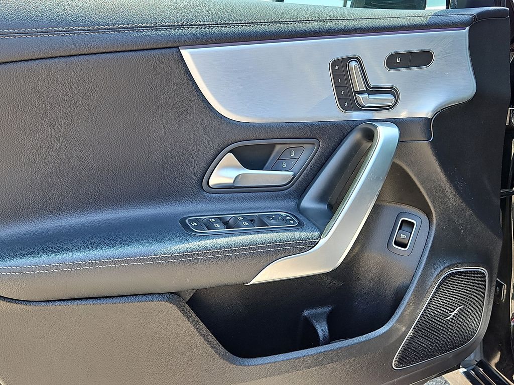 Thumbnail: 2019 Mercedes-Benz A-Class - 19