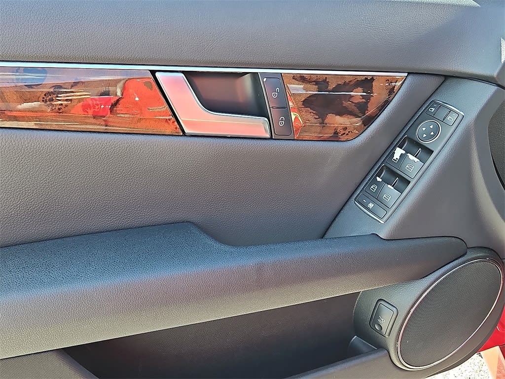 Thumbnail: 2014 Mercedes-Benz C-Class - 21