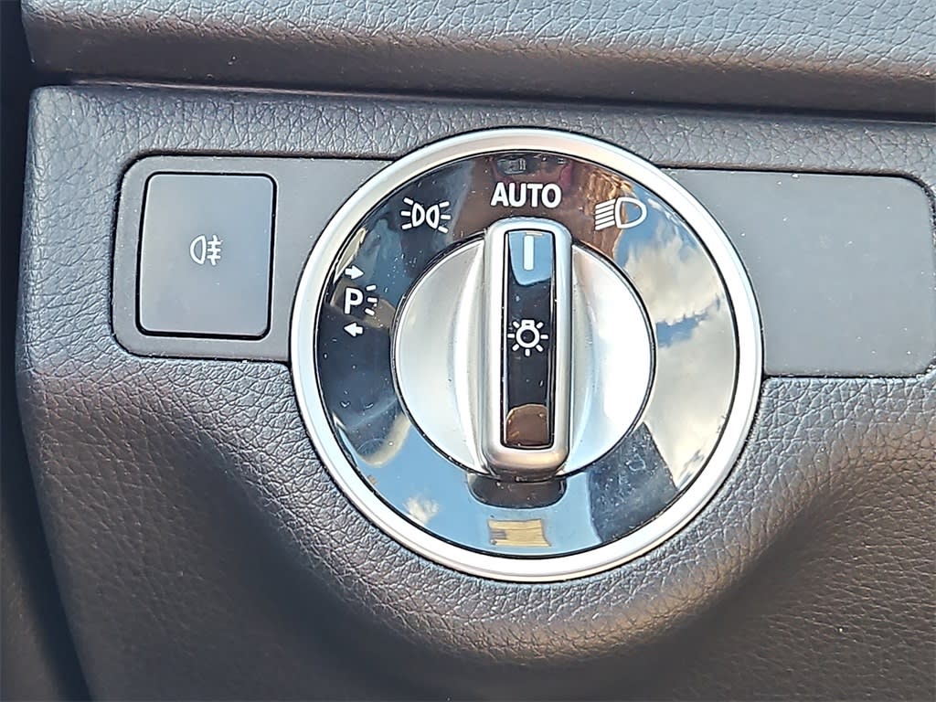 Thumbnail: 2014 Mercedes-Benz C-Class - 27