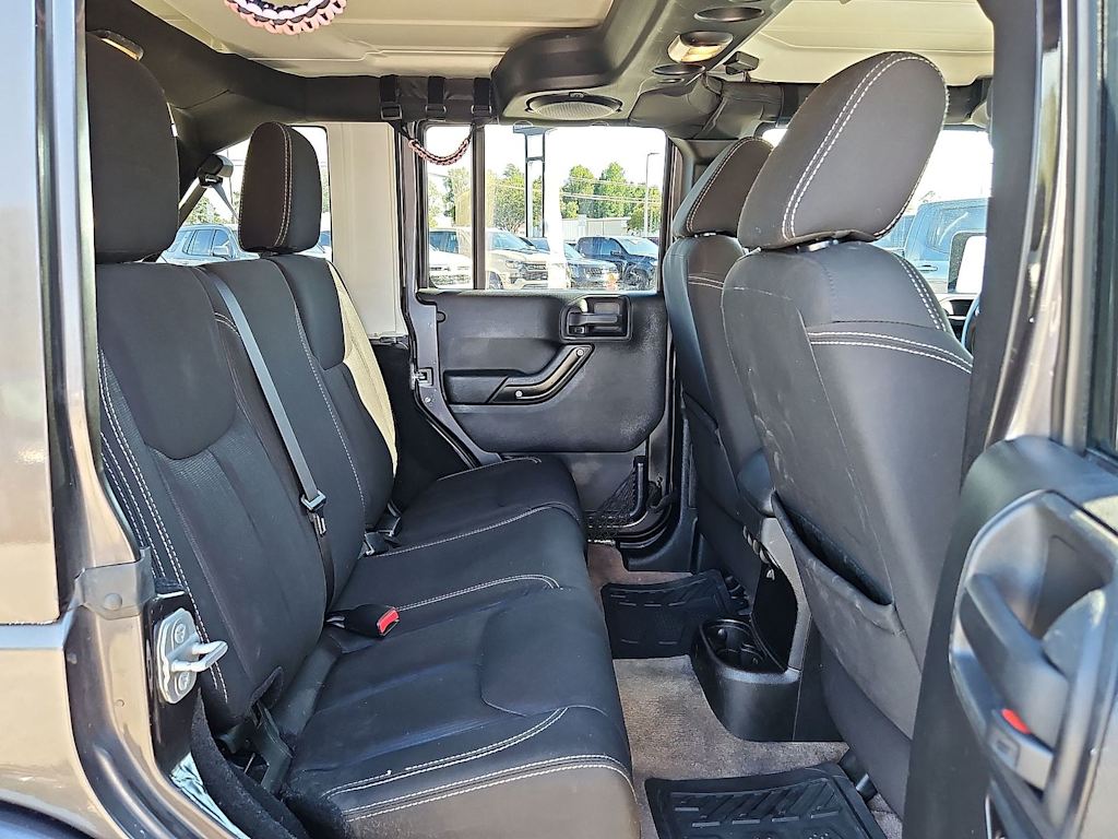 Thumbnail: 2014 Jeep Wrangler - 32