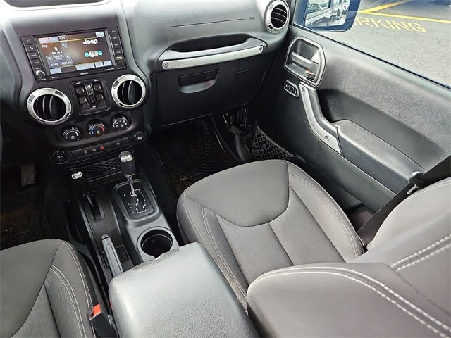 Thumbnail: 2017 Jeep Wrangler - 13