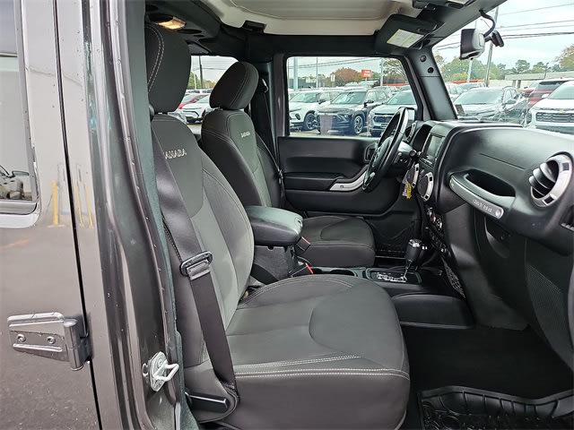 Thumbnail: 2017 Jeep Wrangler - 11