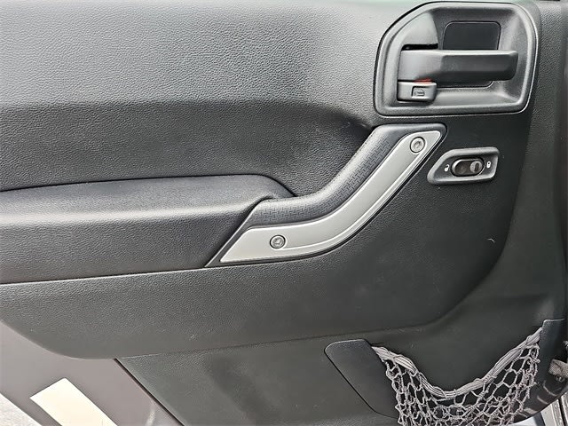 Thumbnail: 2017 Jeep Wrangler - 29