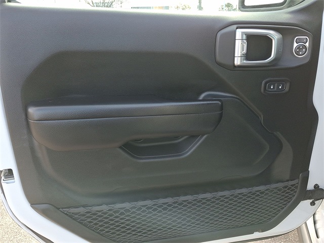 Thumbnail: 2020 Jeep Wrangler - 33