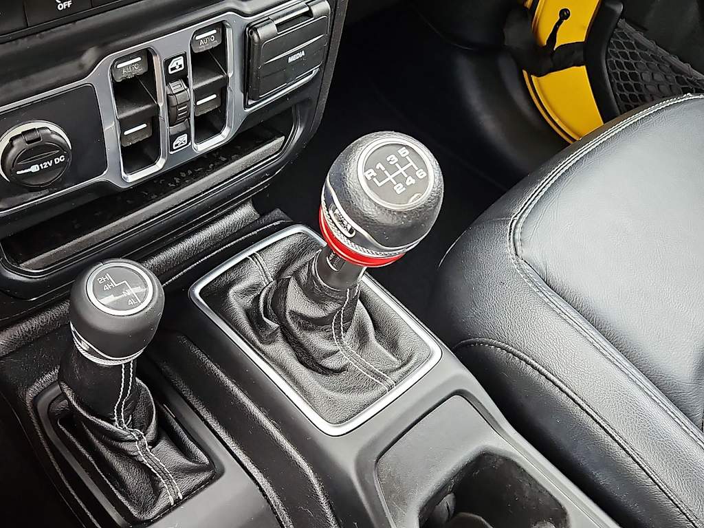 Thumbnail: 2018 Jeep Wrangler - 15