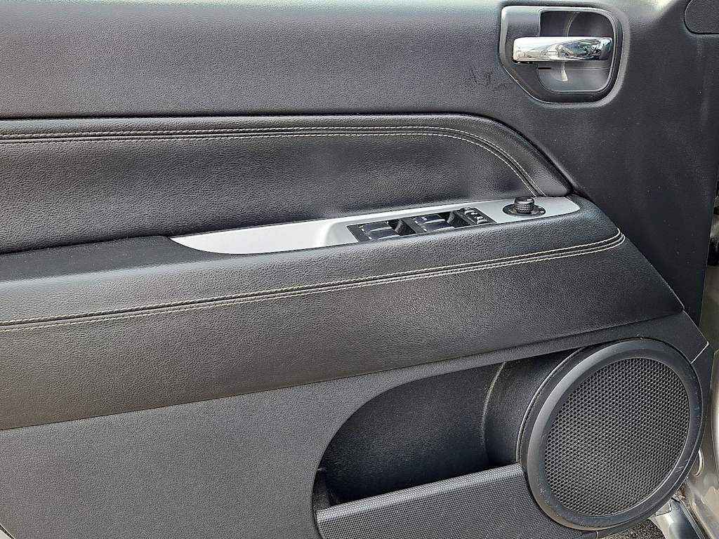 Thumbnail: 2016 Jeep Compass - 31