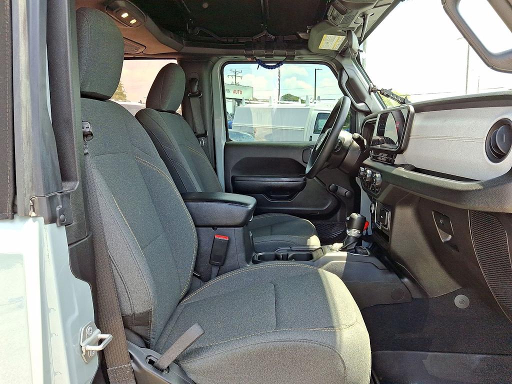 Thumbnail: 2024 Jeep Wrangler - 35