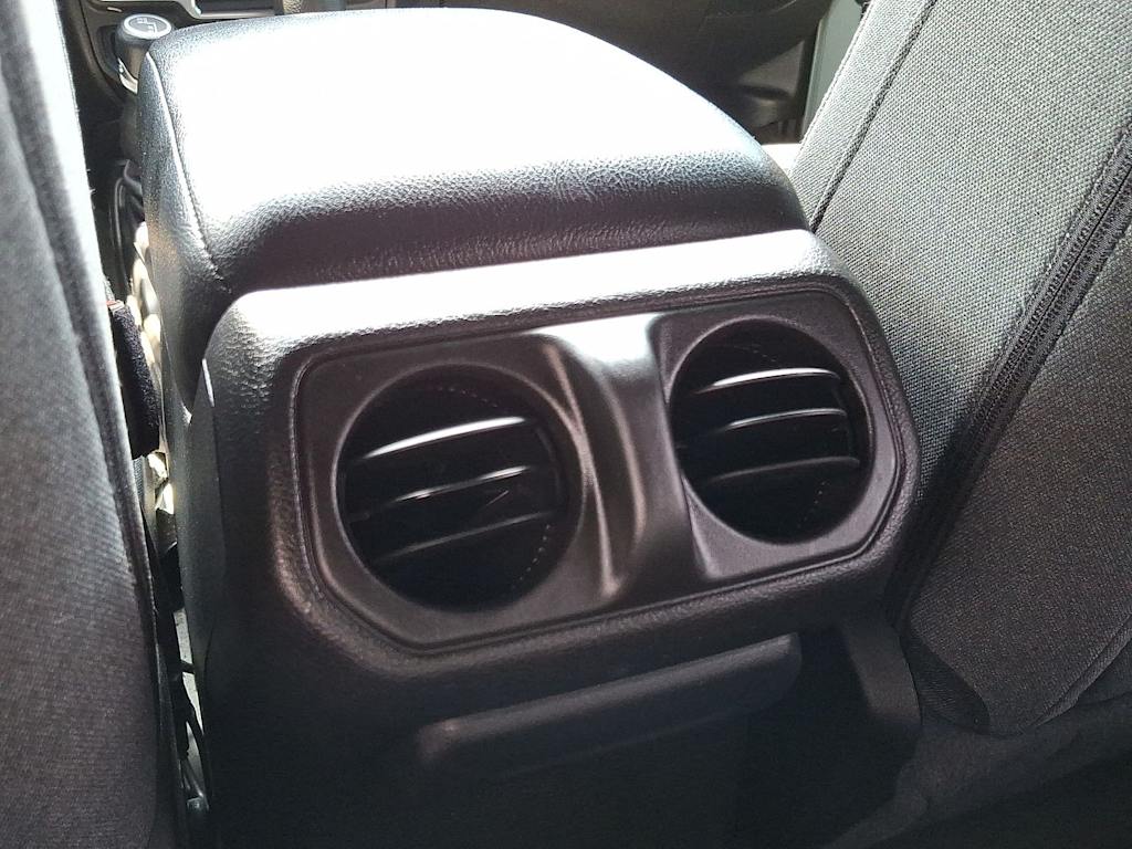 Thumbnail: 2024 Jeep Wrangler - 31