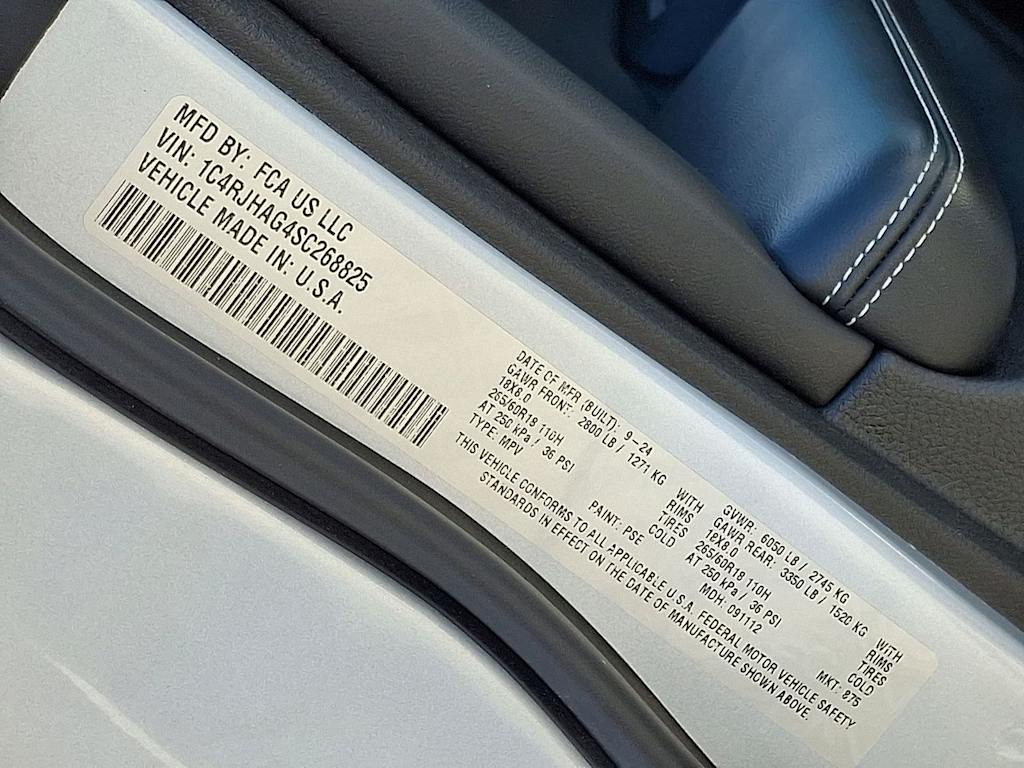 Thumbnail: 2025 Jeep Grand Cherokee - 38