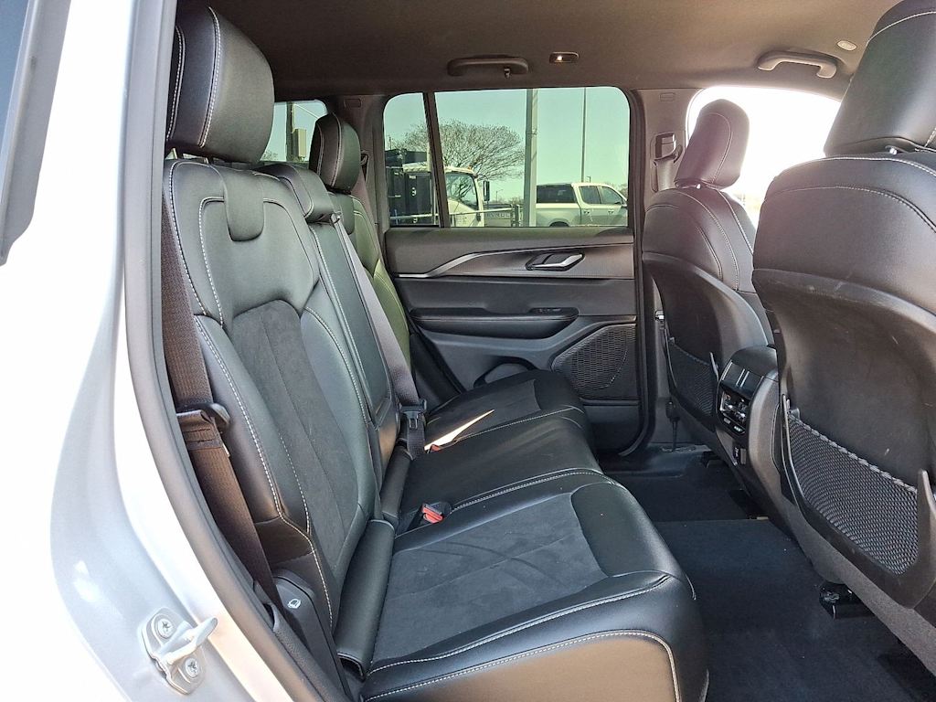 Thumbnail: 2025 Jeep Grand Cherokee - 34