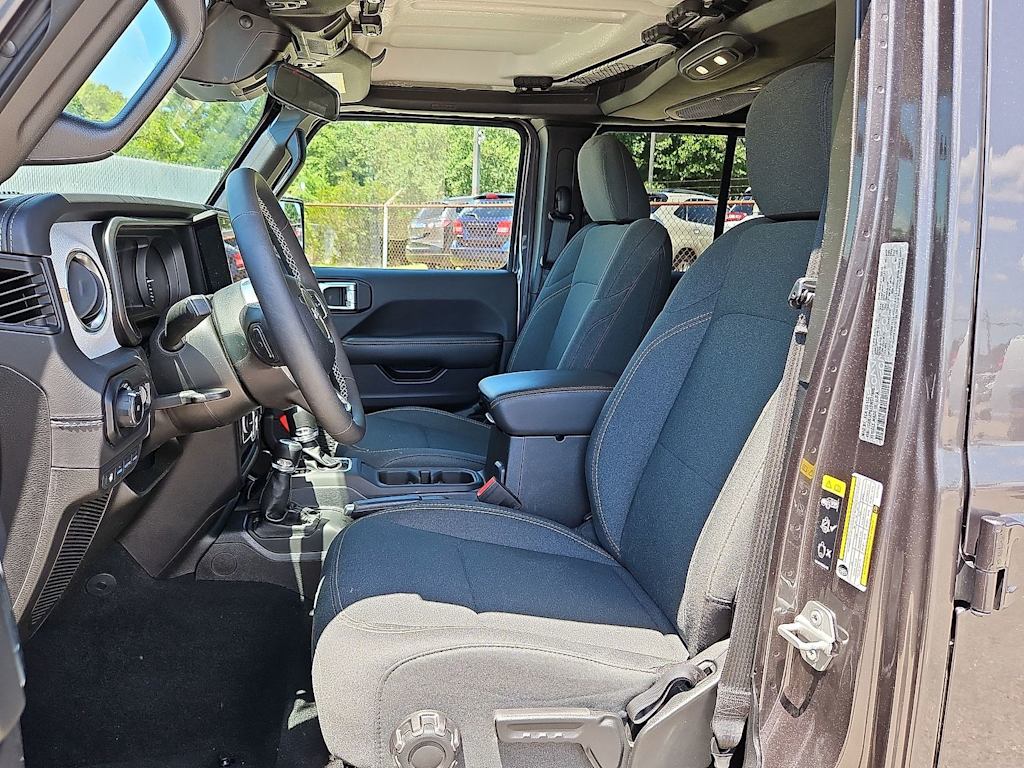 Thumbnail: 2025 Jeep Wrangler - 9