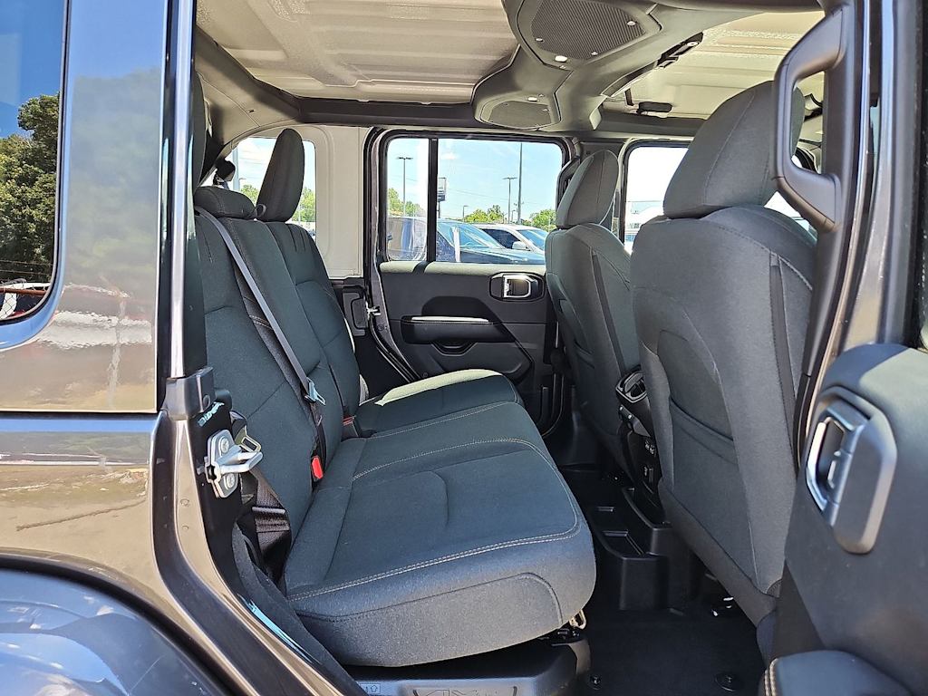Thumbnail: 2025 Jeep Wrangler - 34