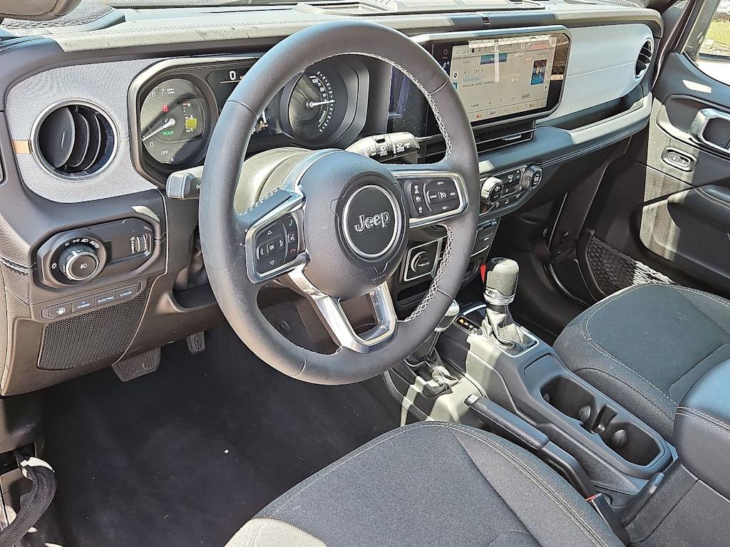 Thumbnail: 2025 Jeep Wrangler - 13