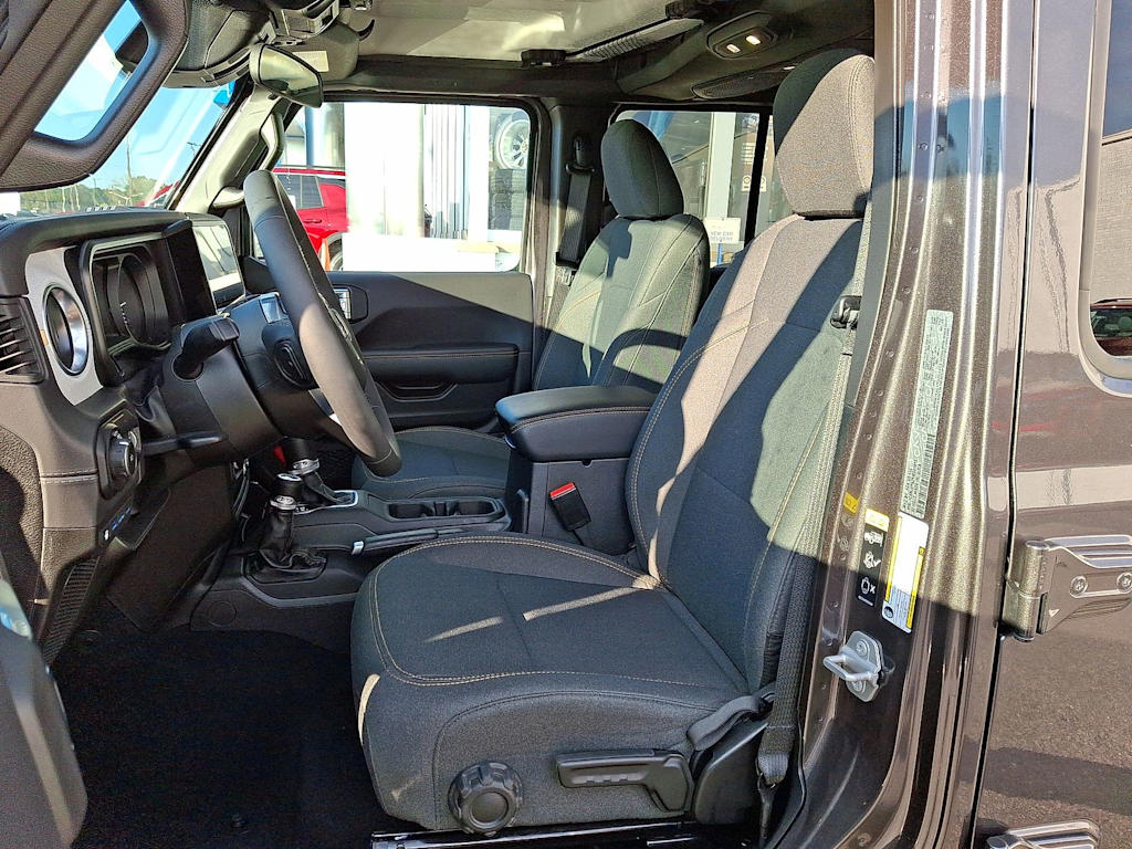 Thumbnail: 2025 Jeep Wrangler - 10