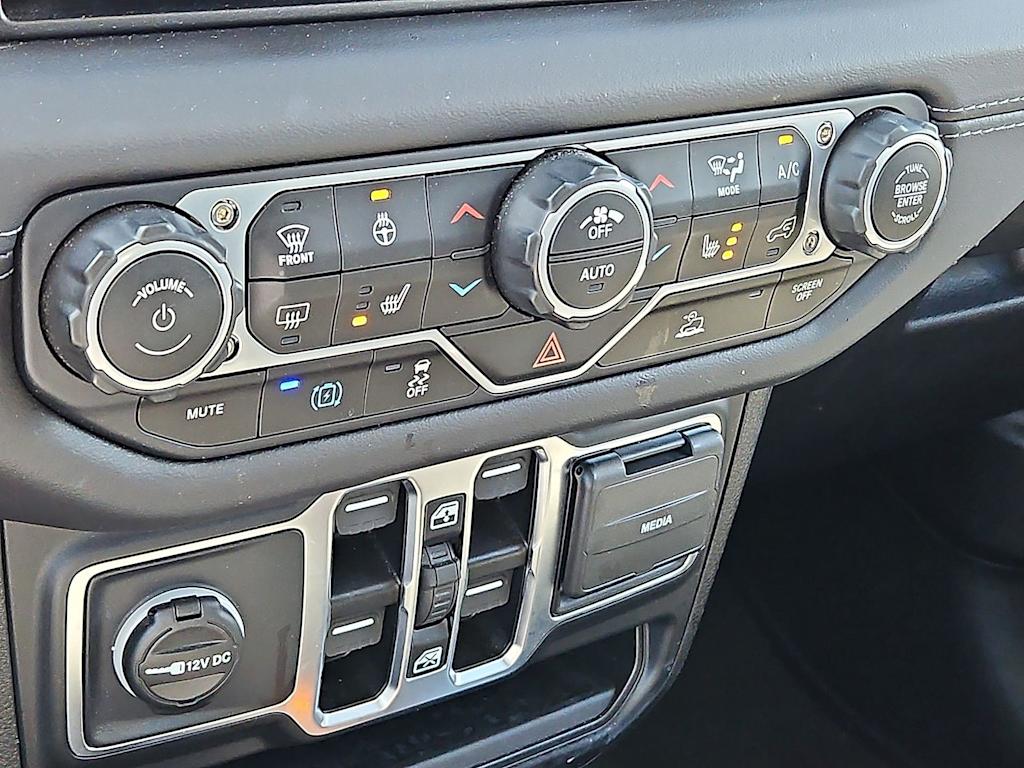 Thumbnail: 2025 Jeep Wrangler - 28