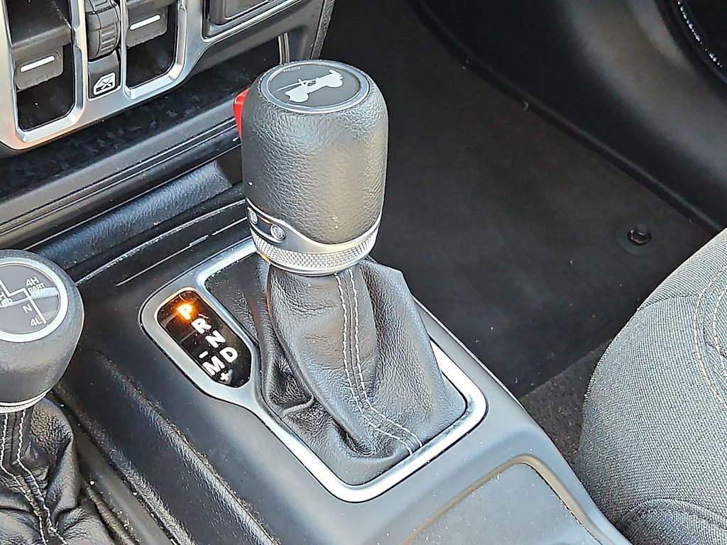 Thumbnail: 2025 Jeep Wrangler - 15