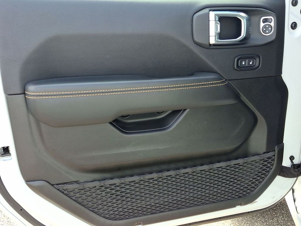 Thumbnail: 2025 Jeep Wrangler - 18