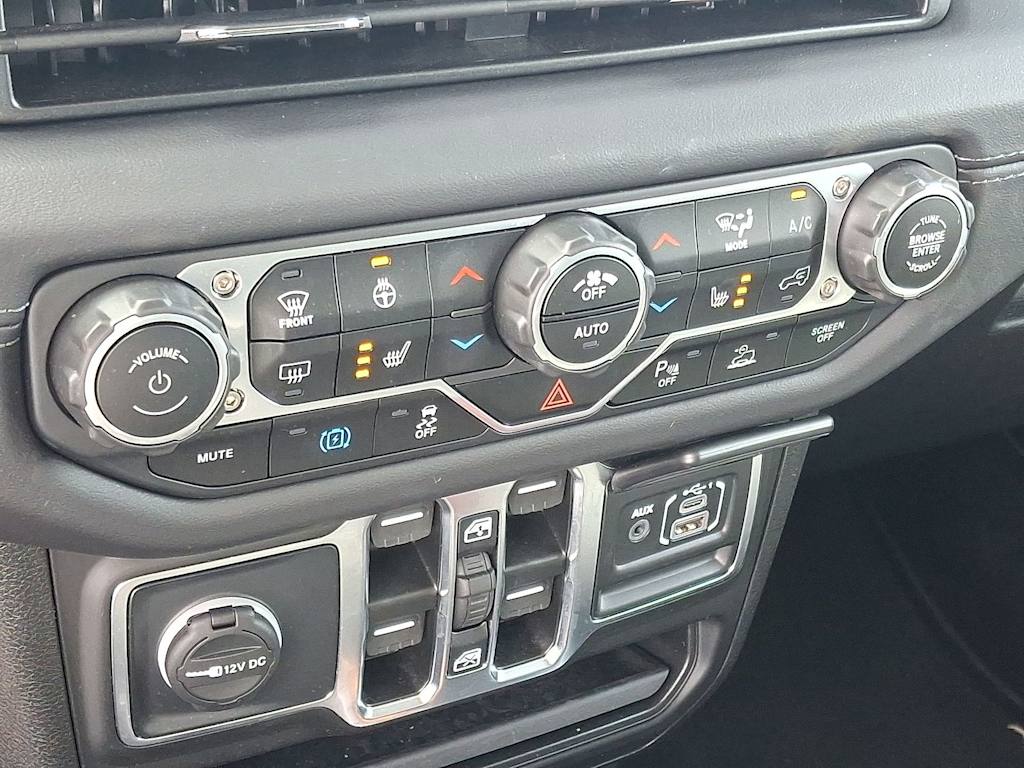 Thumbnail: 2025 Jeep Wrangler - 31