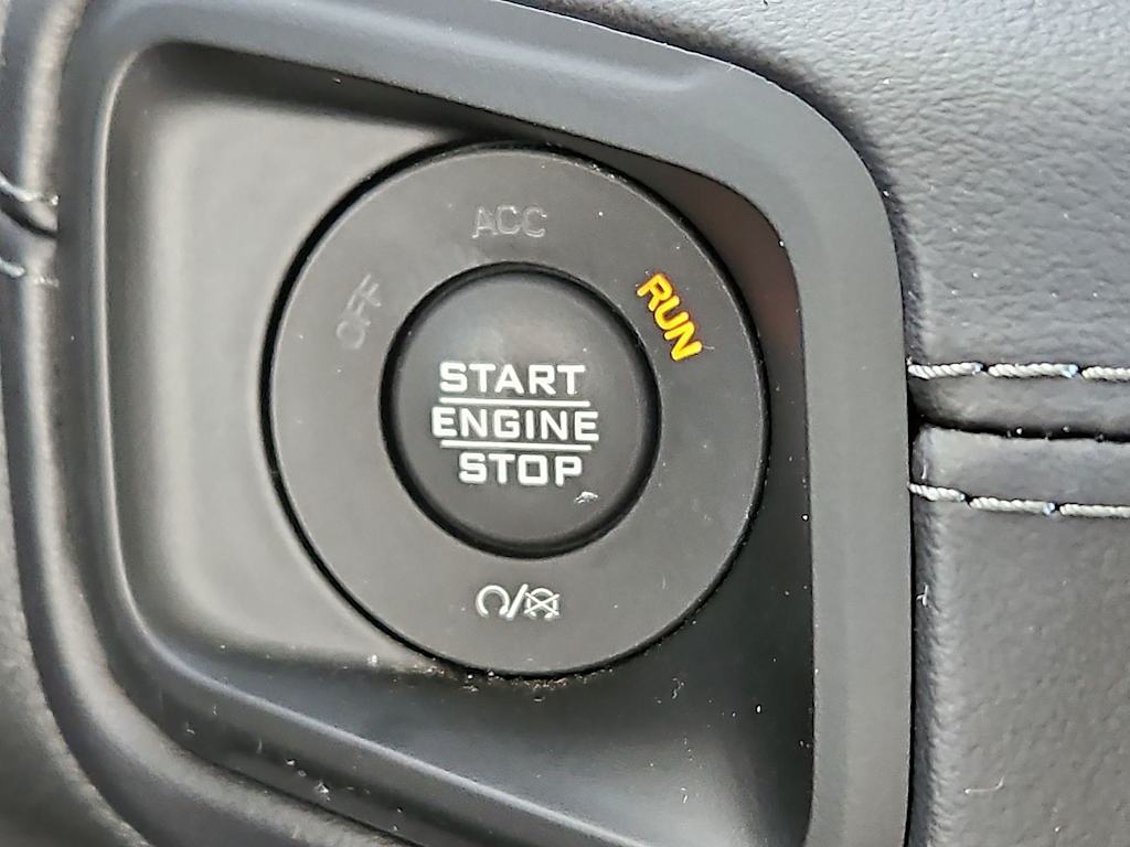 Thumbnail: 2025 Jeep Wrangler - 28