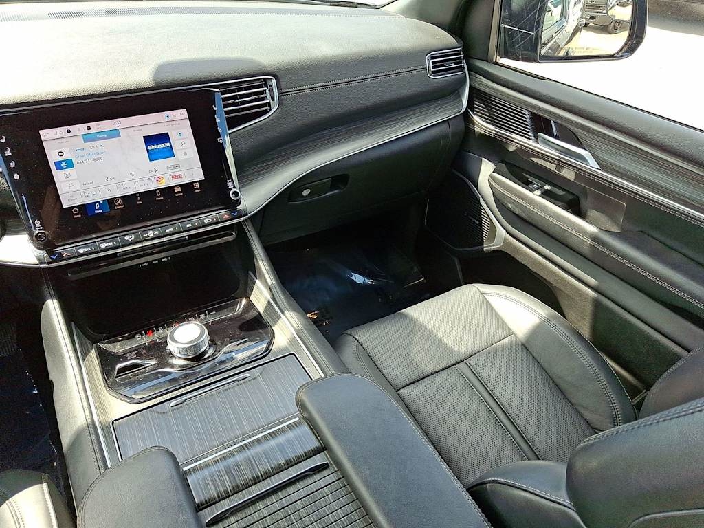 Thumbnail: 2024 Jeep Wagoneer - 13