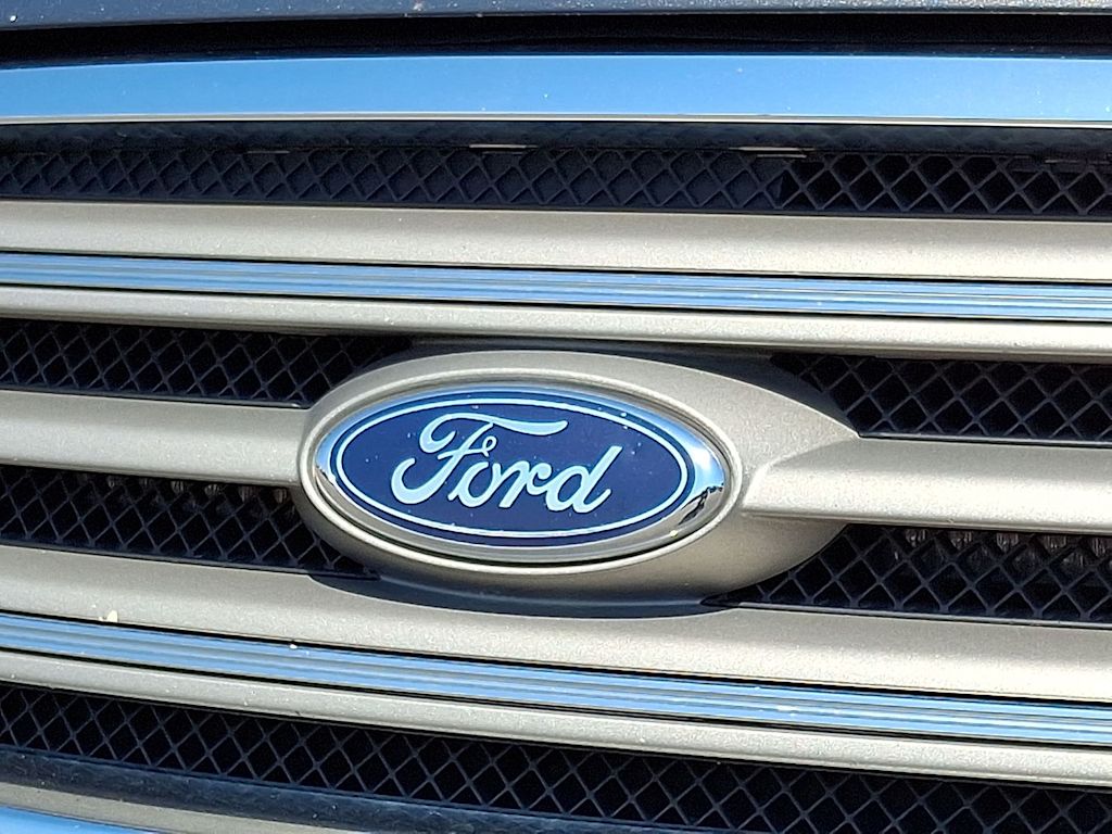 Thumbnail: 2018 Ford Taurus - 6