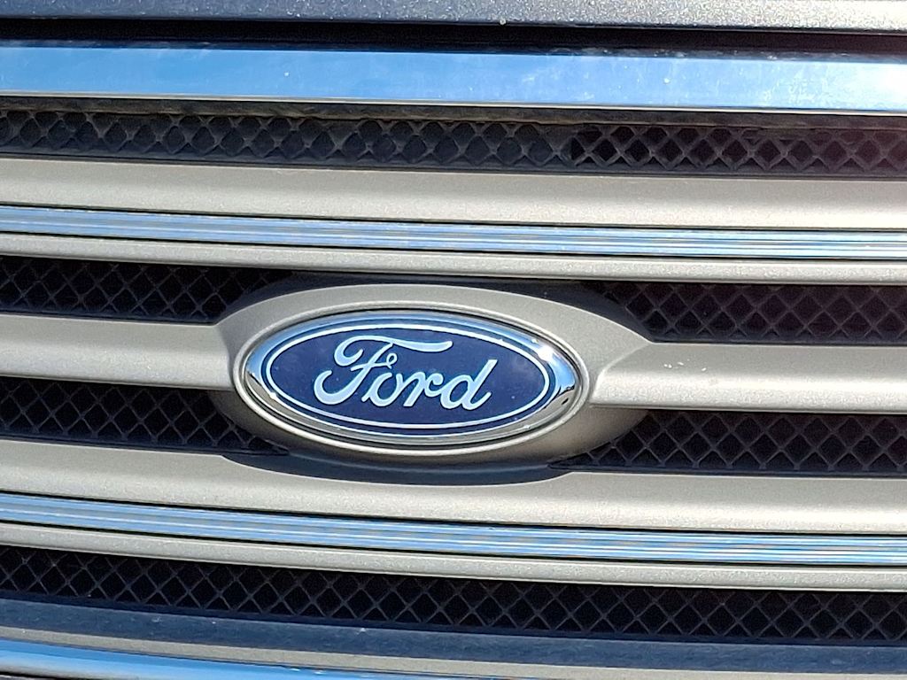 Thumbnail: 2018 Ford Taurus - 6