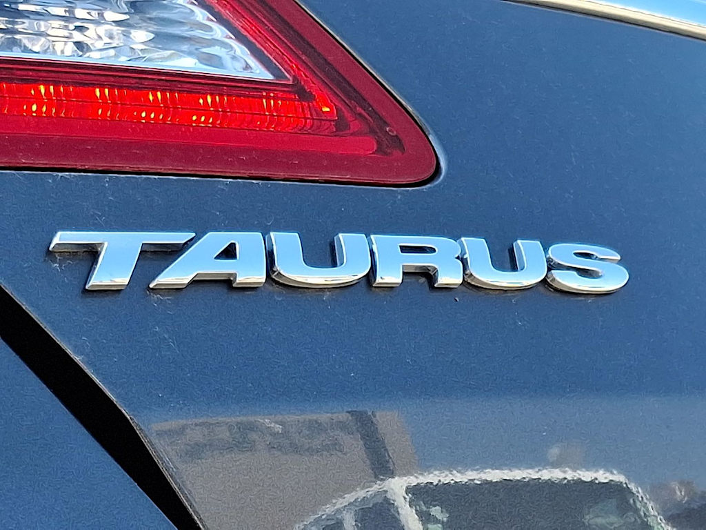 Thumbnail: 2018 Ford Taurus - 37