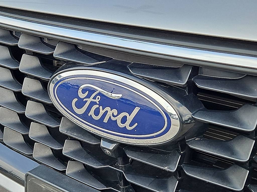Thumbnail: 2023 Ford Escape - 32