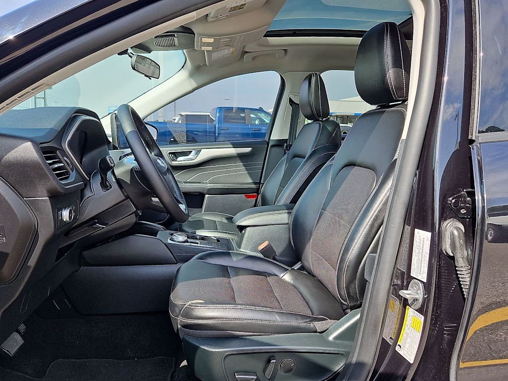 Thumbnail: 2022 Ford Escape - 10