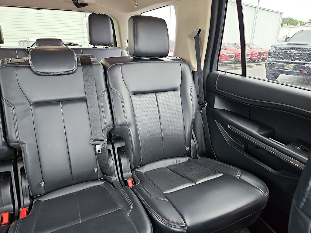 Thumbnail: 2022 Ford Expedition - 25