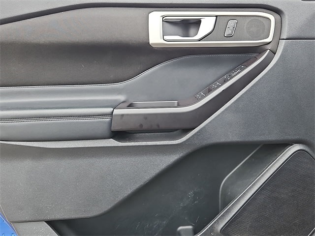 Thumbnail: 2020 Ford Explorer - 32