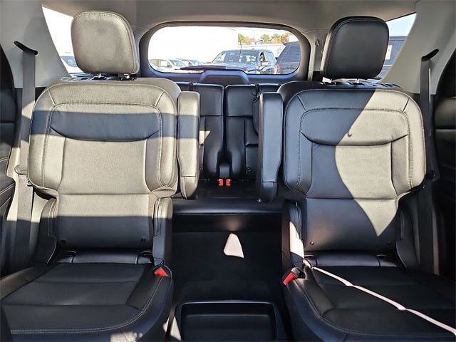 Thumbnail: 2020 Ford Explorer - 25