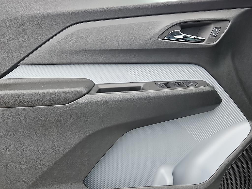 Thumbnail: 2027 Chevrolet Bolt EV - 15