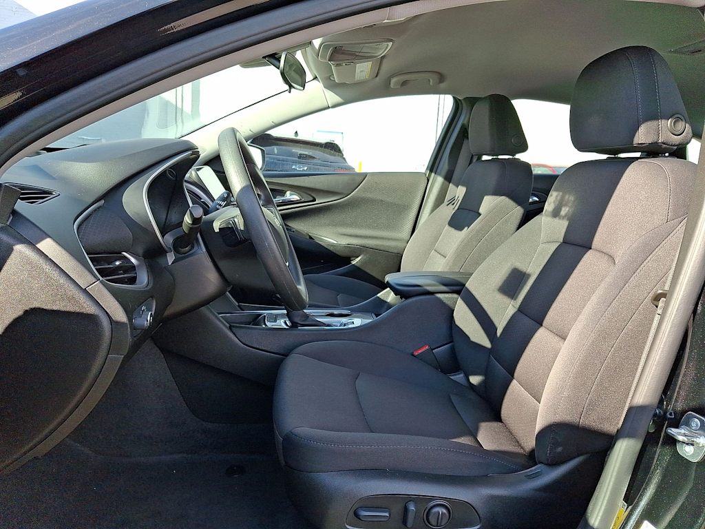 Thumbnail: 2024 Chevrolet Malibu - 9