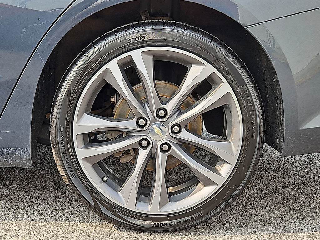 Thumbnail: 2021 Chevrolet Malibu - 6