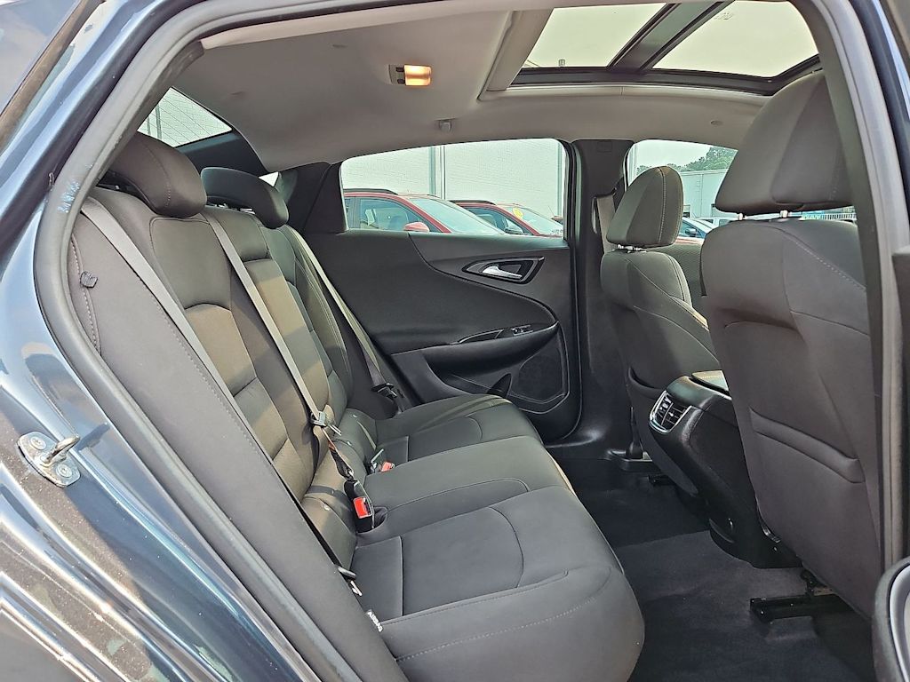 Thumbnail: 2021 Chevrolet Malibu - 37
