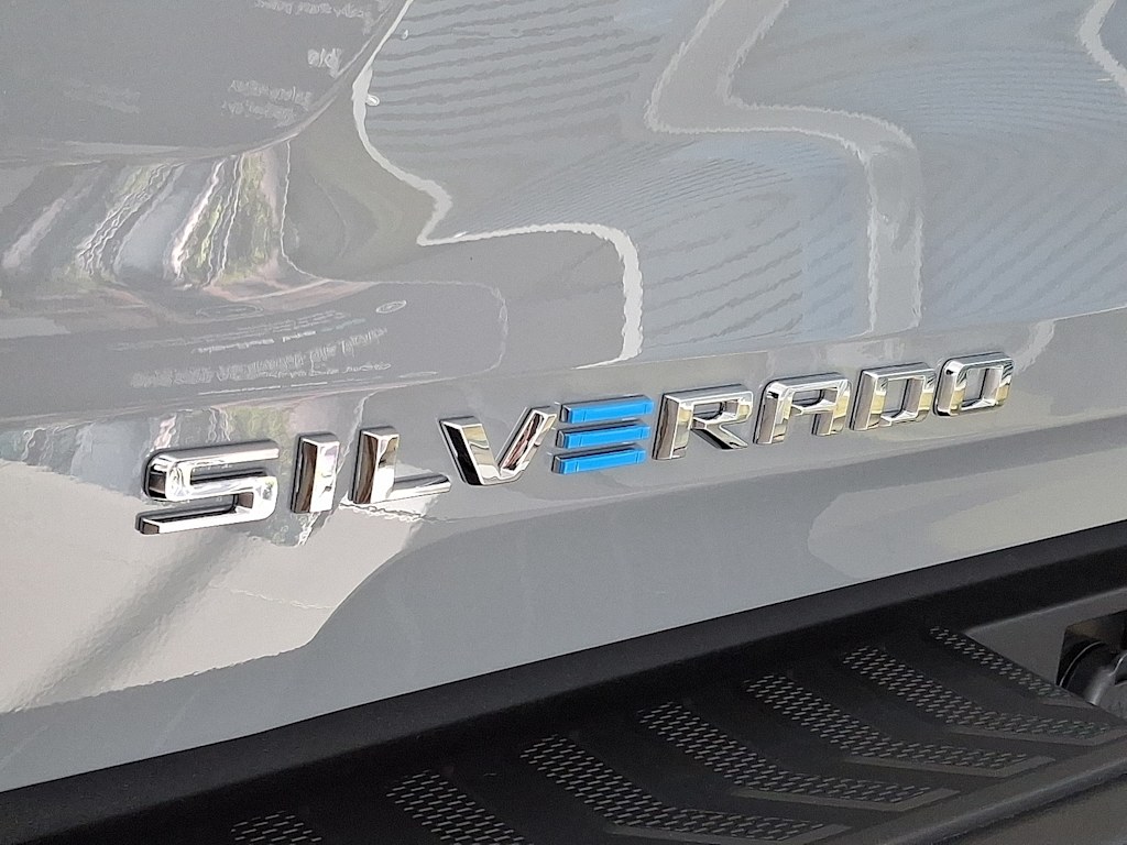 Thumbnail: 2026 Chevrolet Silverado EV - 5