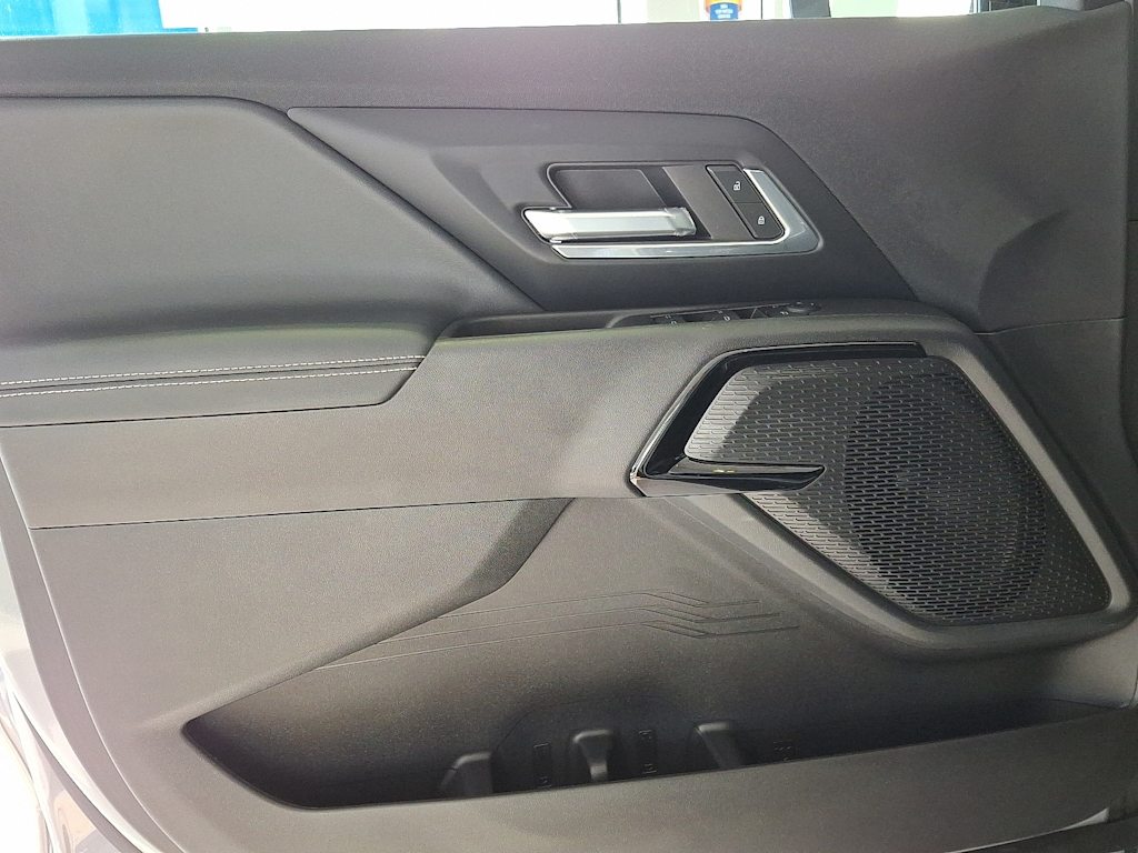 Thumbnail: 2026 Chevrolet Silverado EV - 13