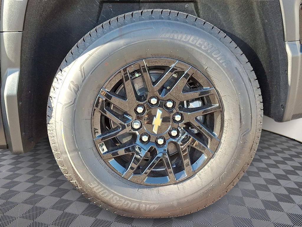 Thumbnail: 2026 Chevrolet Silverado EV - 7