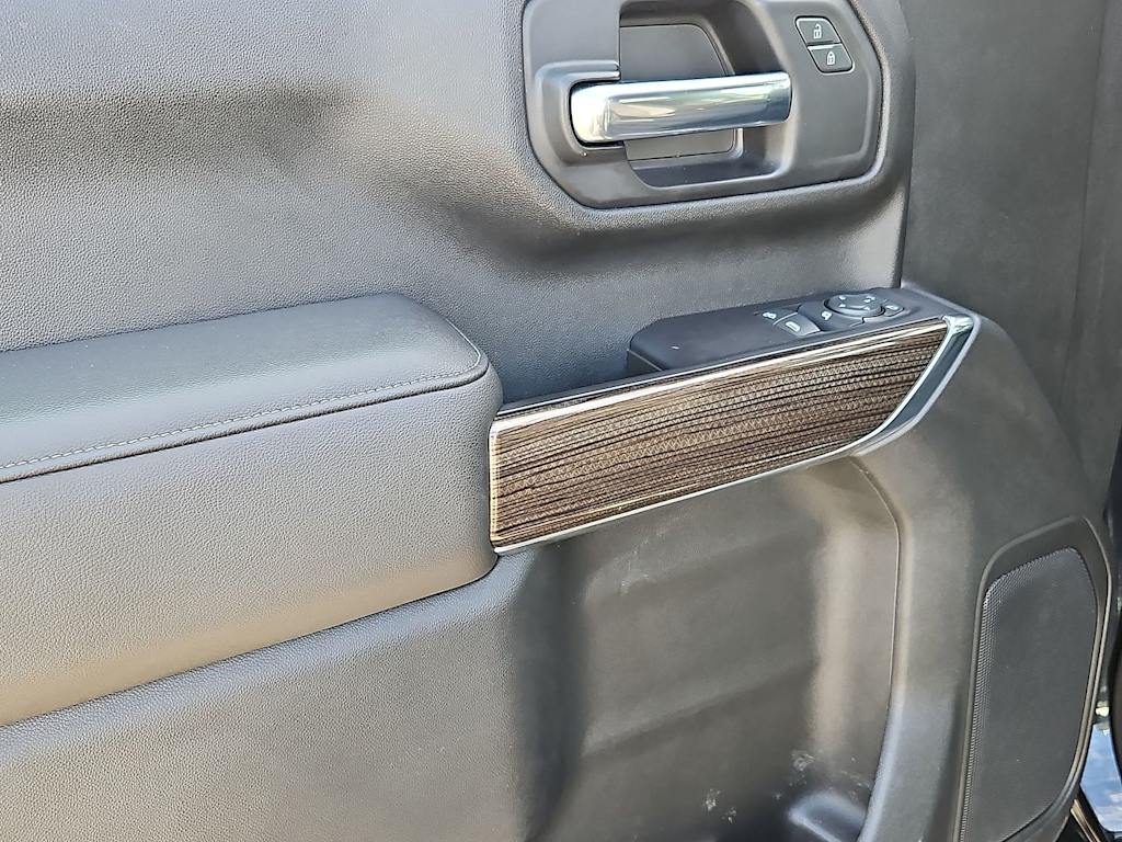 Thumbnail: 2020 Chevrolet Silverado 2500 - 32